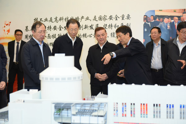 20180420 艾力更一行参观上海核工院科技创新成果展_meitu_5.jpg